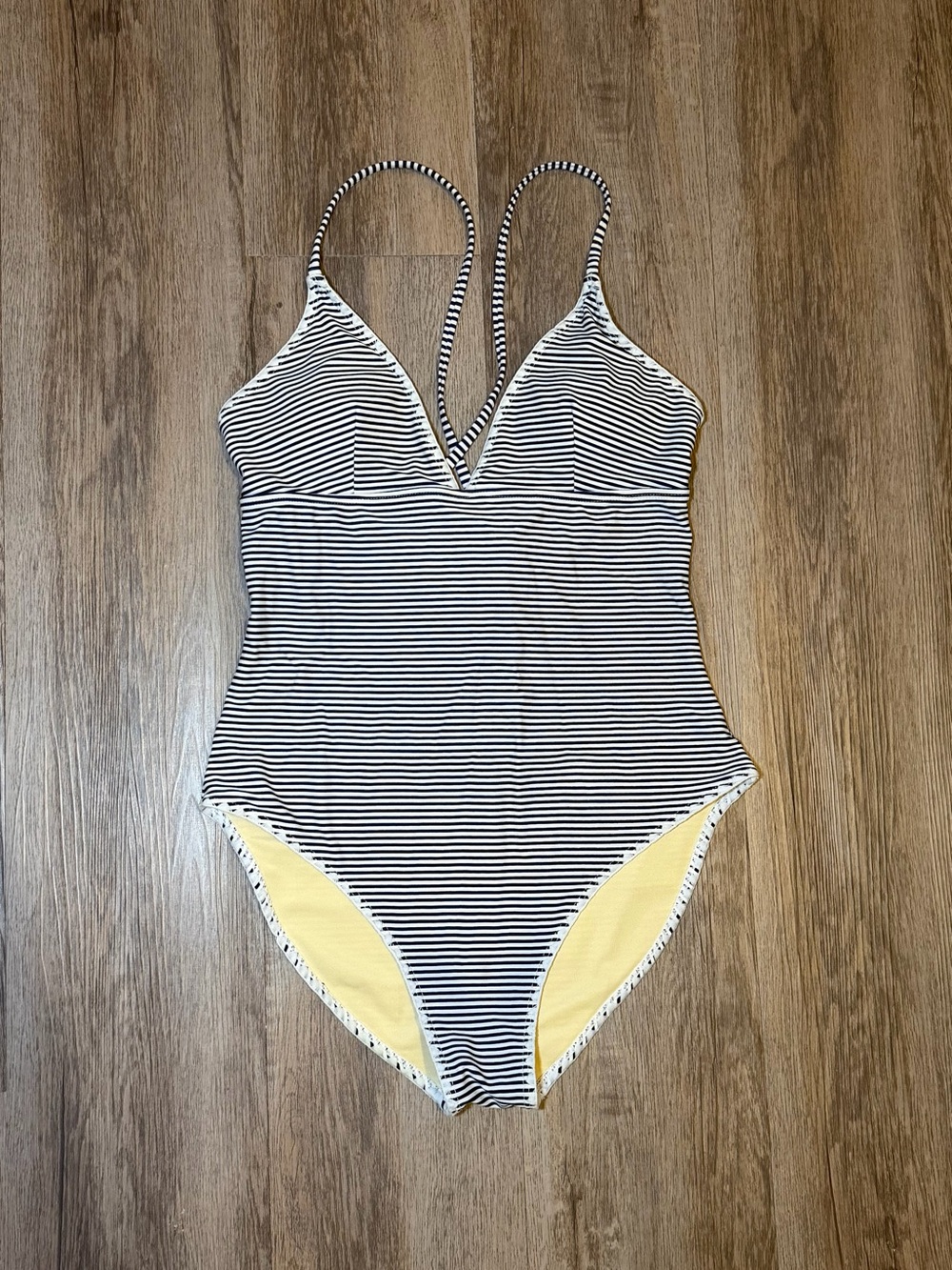 Cupshe Navy and White Striped One-Piece Swimsuit Women’s Large